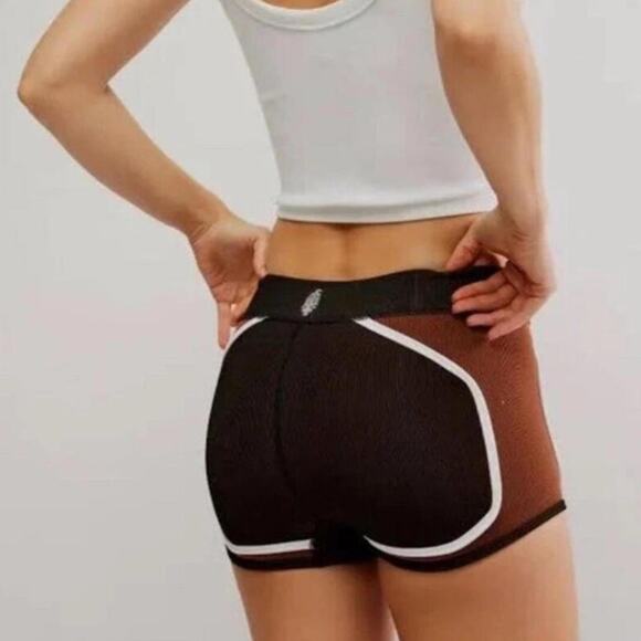 NWOT FP Movement Free People There You Go Run Shorts In Oil Combo size XS Small - Picture 2 of 8